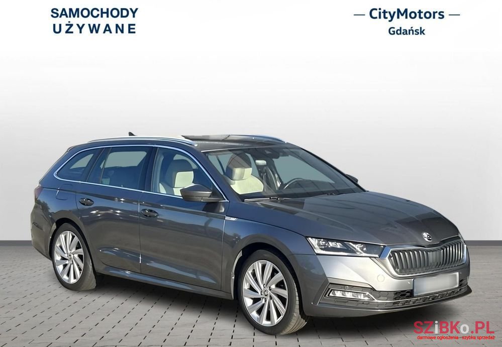 2022' Skoda Octavia photo #2