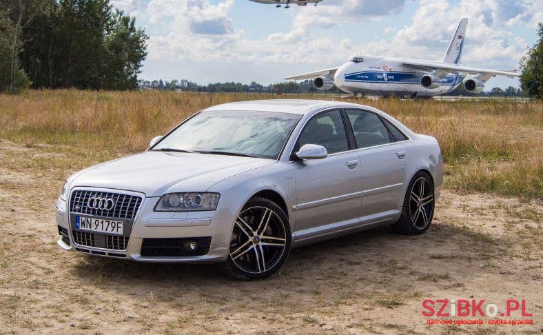 2006' Audi S8 photo #1