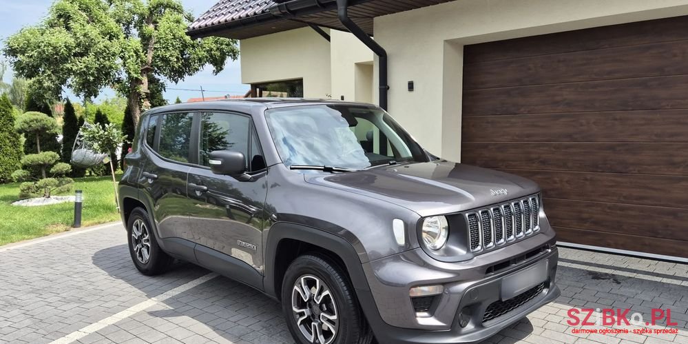 2019' Jeep Renegade photo #6