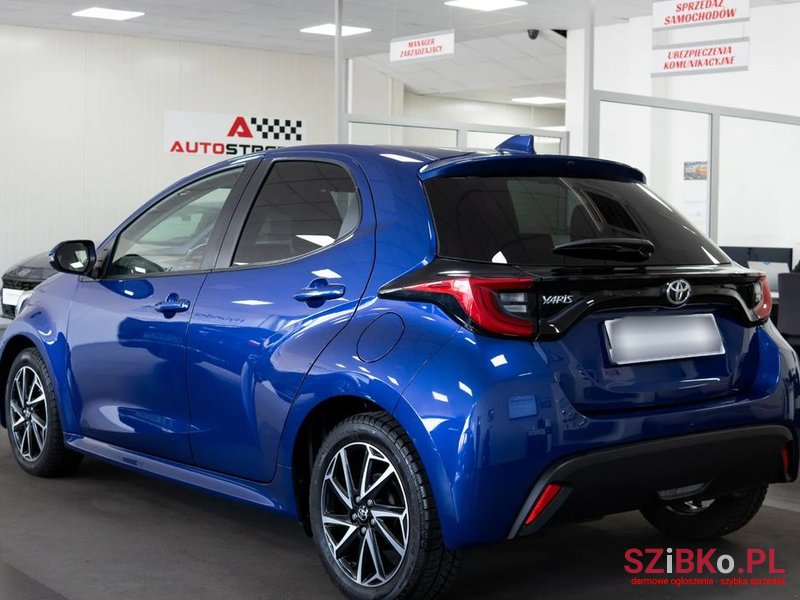 2021' Toyota Yaris photo #5