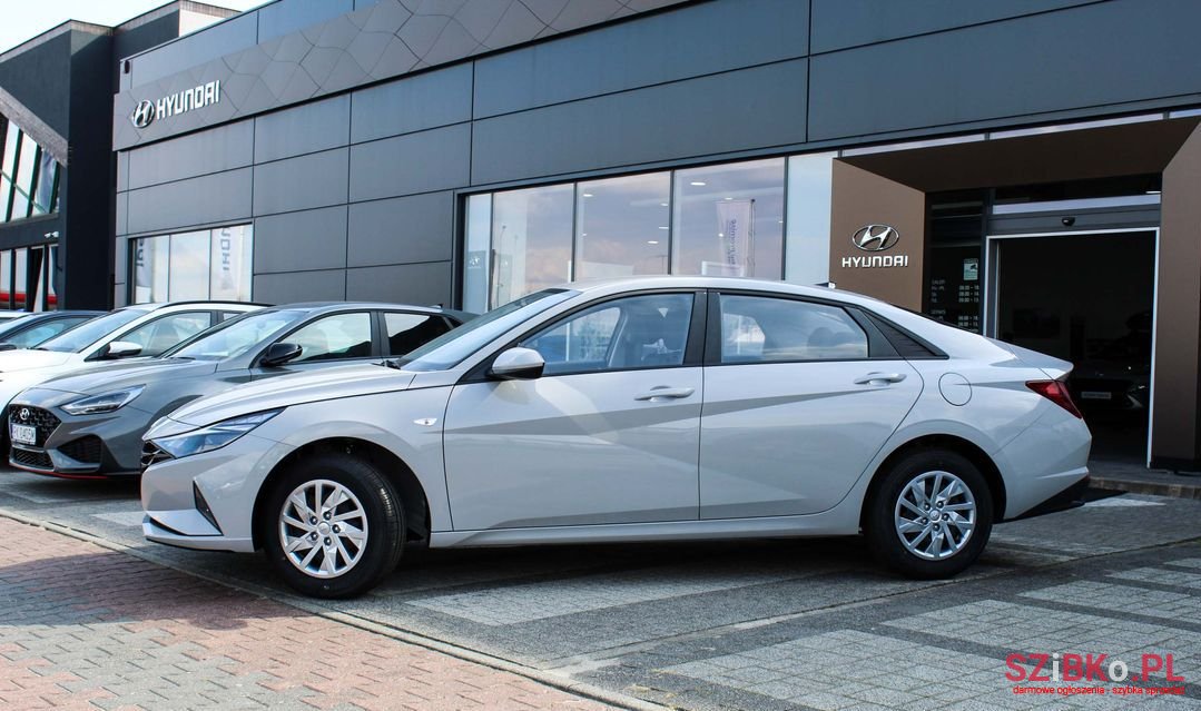 2022' Hyundai Elantra photo #5