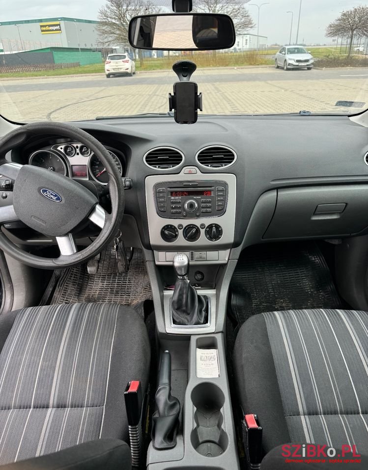 2011' Ford Focus photo #3