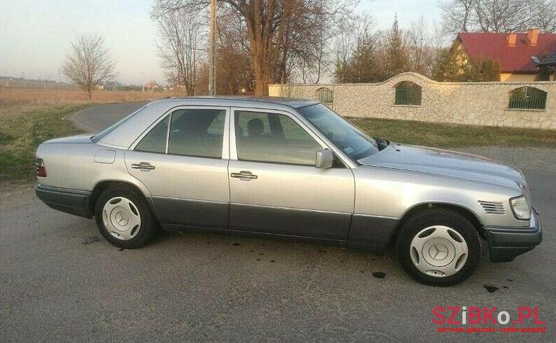 1994' Mercedes-Benz W124 photo #1