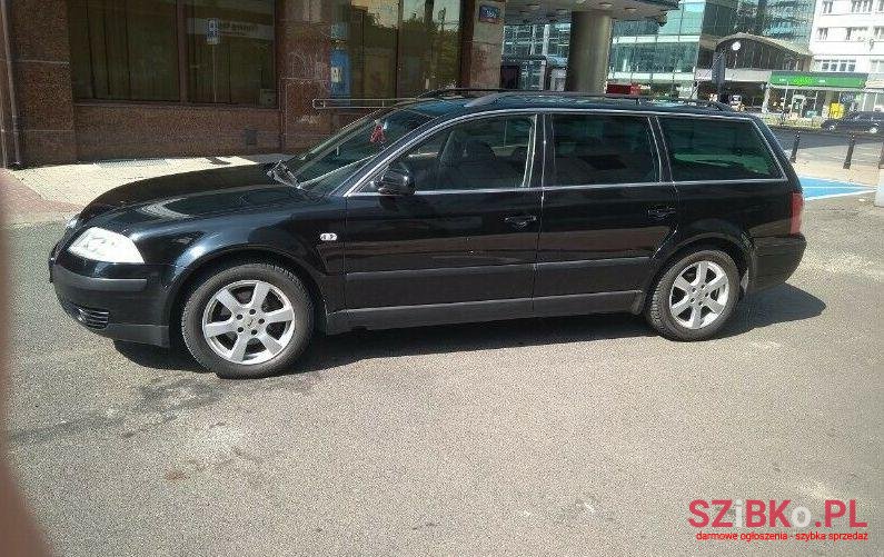 2002' Volkswagen Passat photo #1