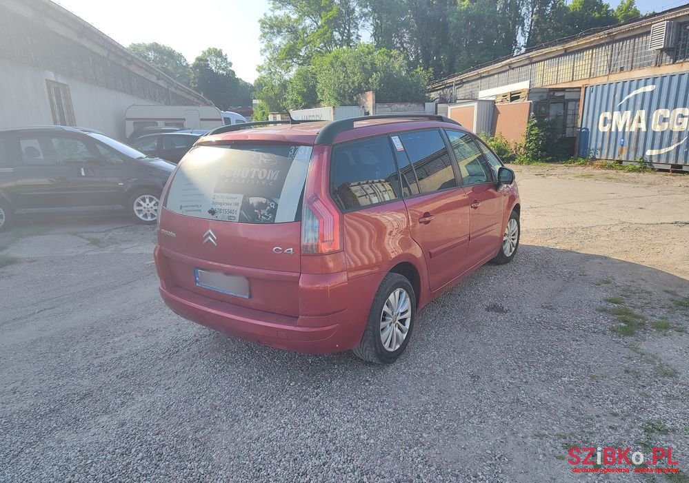 2008' Citroen C4 Picasso photo #3