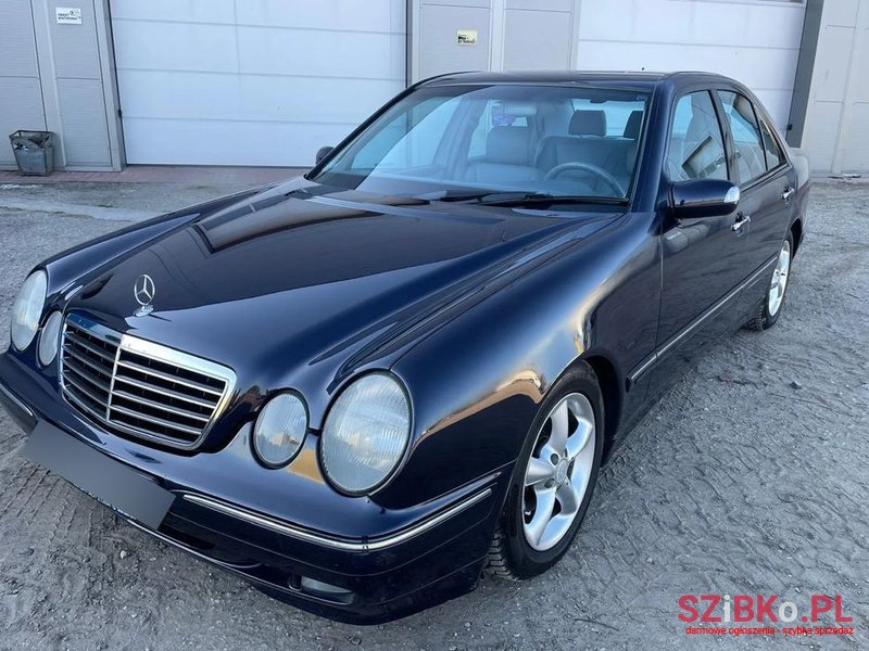 2001' Mercedes-Benz E-Class photo #1