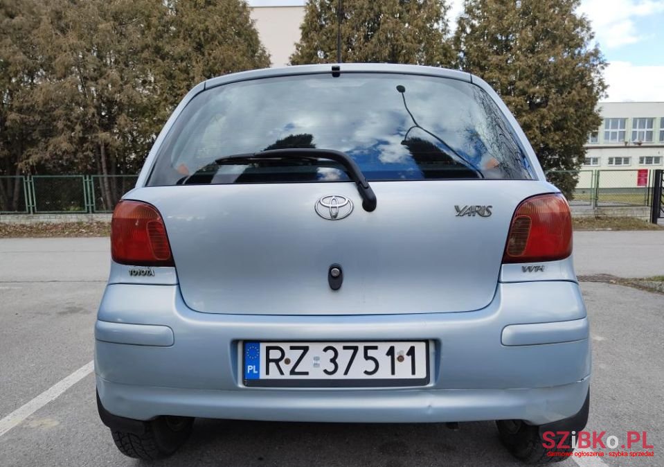 2004' Toyota Yaris photo #4