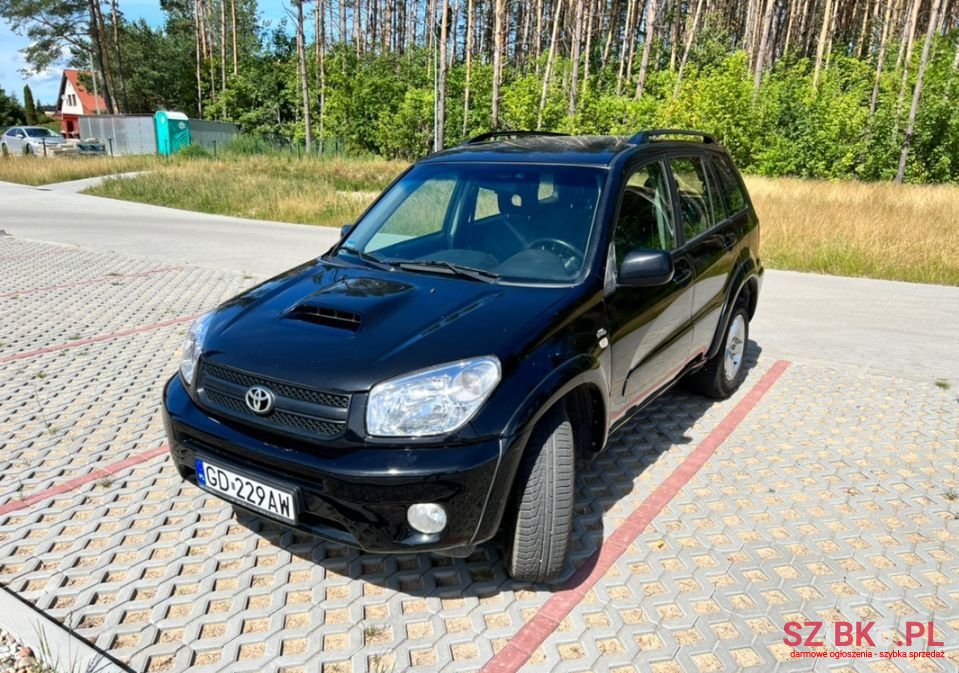 2005' Toyota RAV4 photo #2