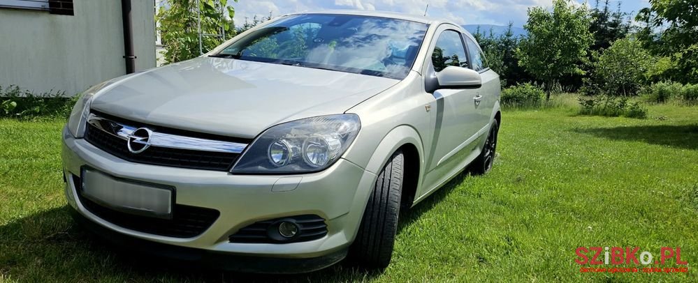 2008' Opel Astra photo #2