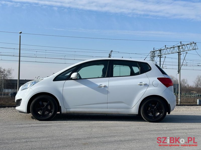 2010' Kia Venga photo #3