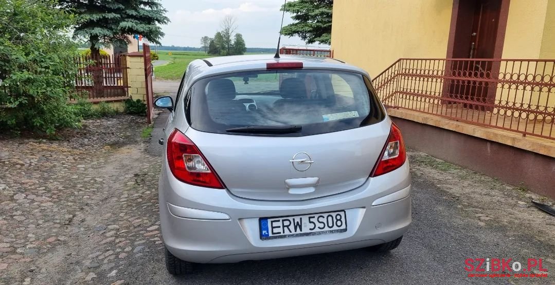 2011' Opel Corsa photo #3