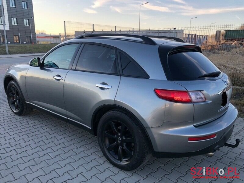 2005' Infiniti FX35 photo #4