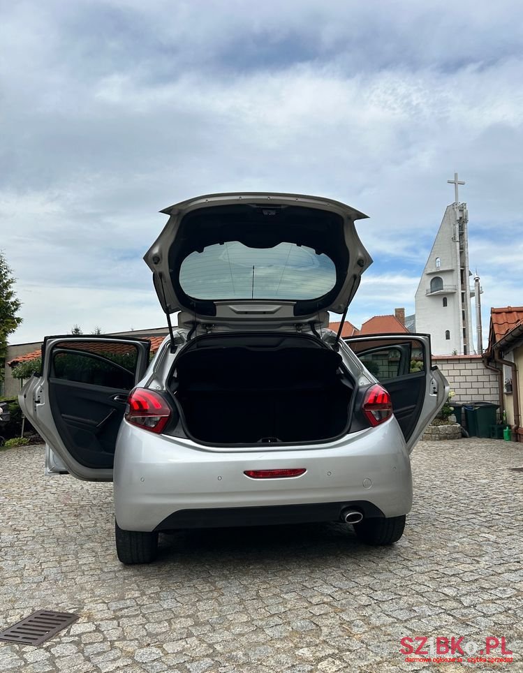2016' Peugeot 208 photo #3