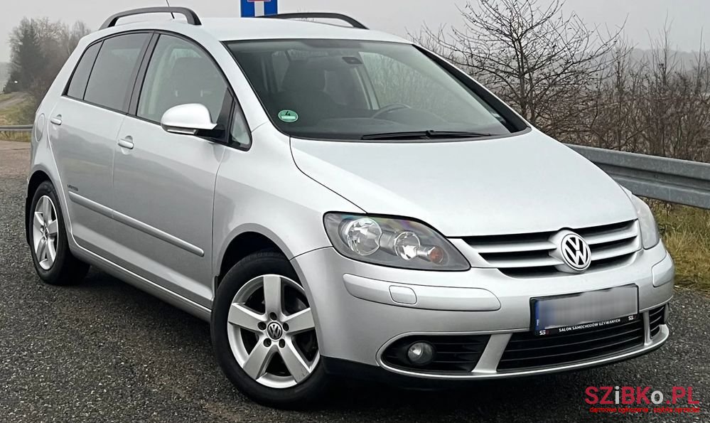 2008' Volkswagen Golf Plus photo #3