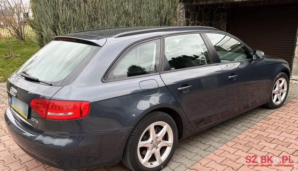 2010' Audi A4 photo #4