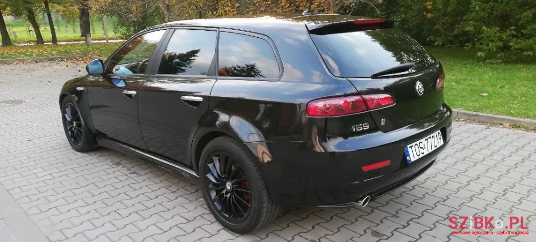 2011' Alfa Romeo 159 photo #3