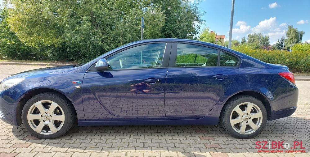 2011' Opel Insignia photo #2