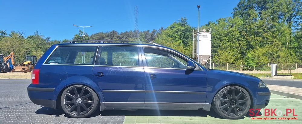 2004' Volkswagen Passat photo #5