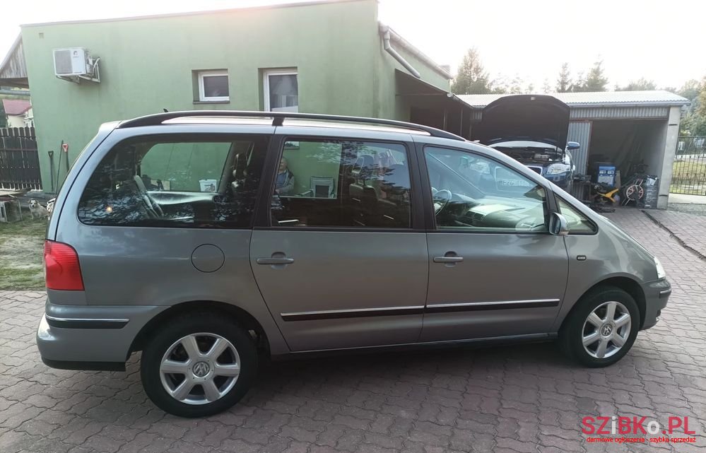 2004' Volkswagen Sharan photo #5