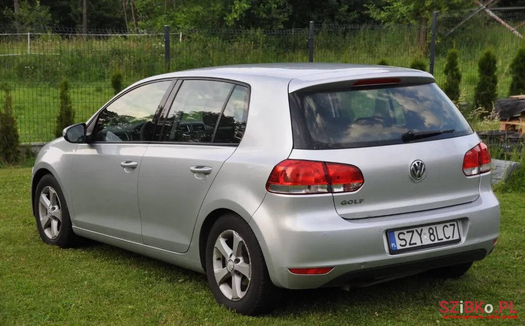 2008' Volkswagen Golf photo #3
