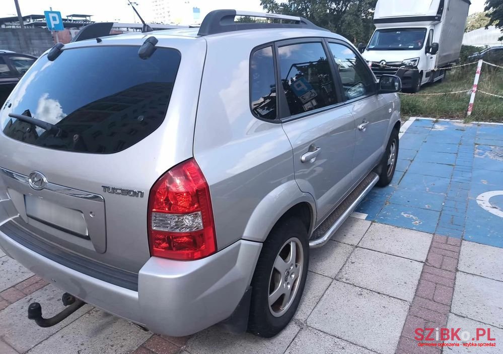 2006' Hyundai Tucson 2.0 Comfort 2Wd photo #4