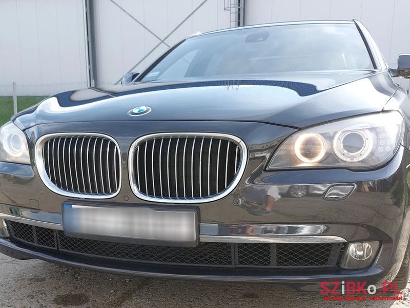 2012' BMW 7 Series 740D Xdrive photo #2