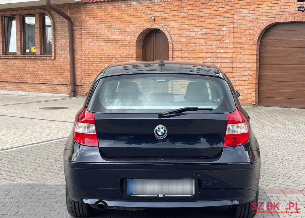 2005' BMW 1 Series 116I photo #2