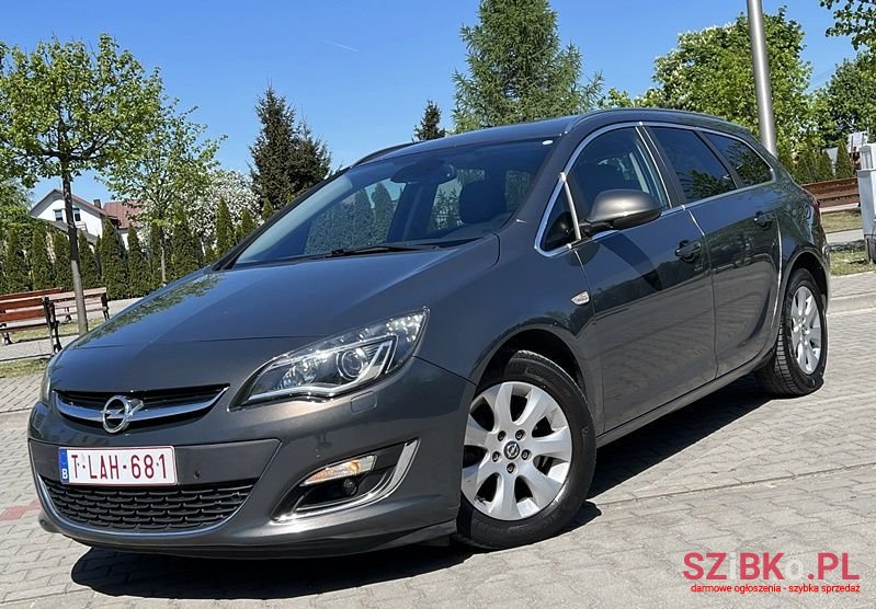2014' Opel Astra photo #1