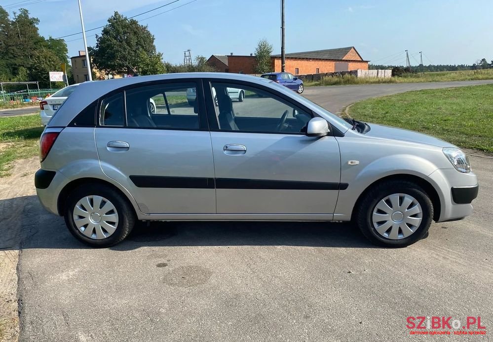 2007' Kia Rio photo #1