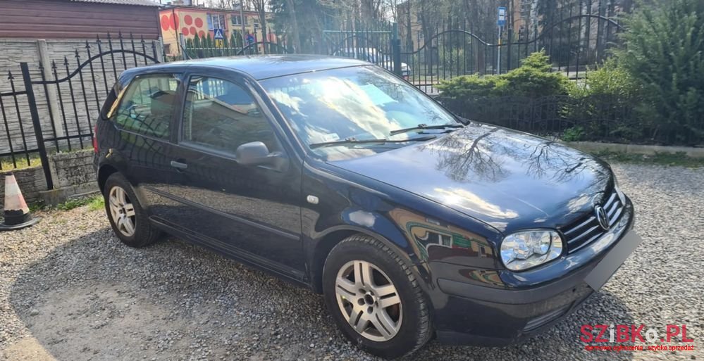 2003' Volkswagen Golf photo #1