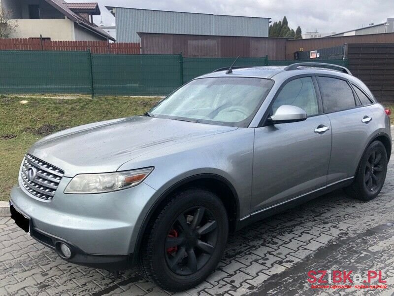 2005' Infiniti FX35 photo #2