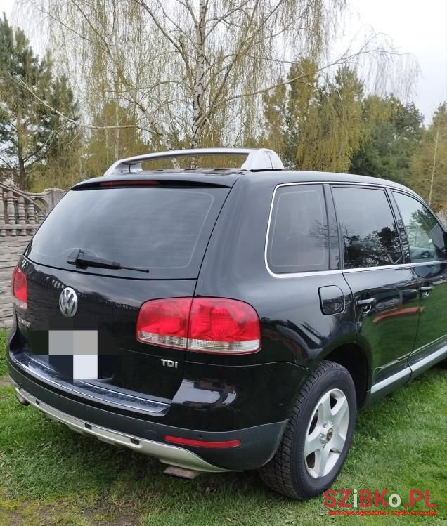 2005' Volkswagen Touareg photo #1