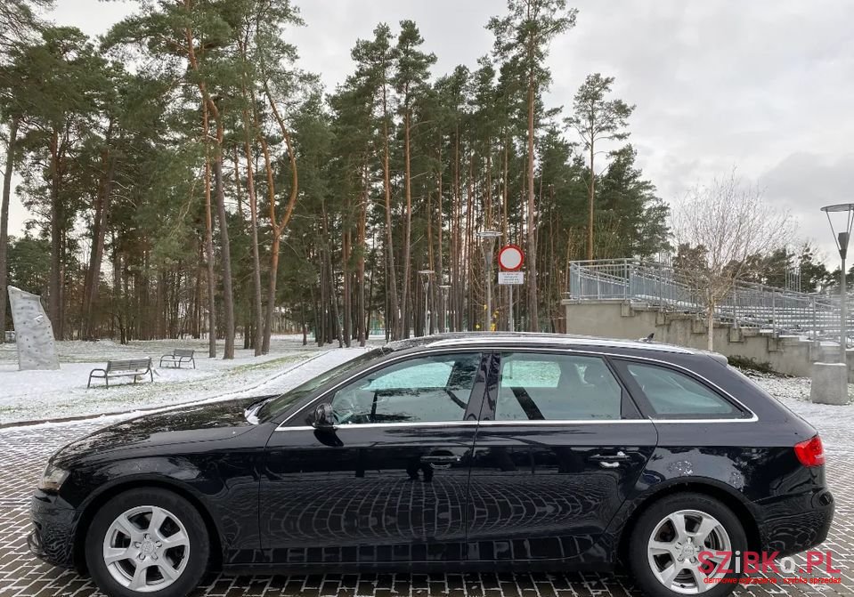 2011' Audi A4 photo #4