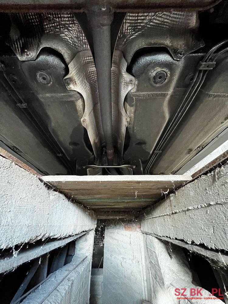 2002' Volkswagen Passat photo #5