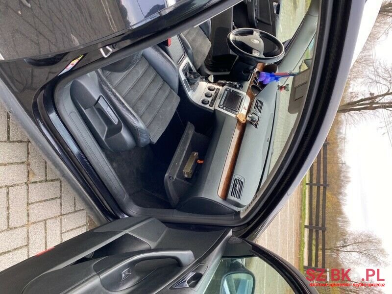 2007' Volkswagen Passat photo #3