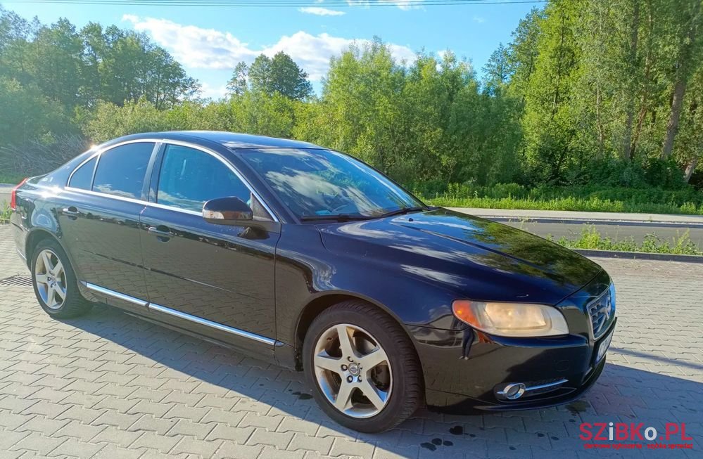 2010' Volvo S80 2.4D Momentum photo #2