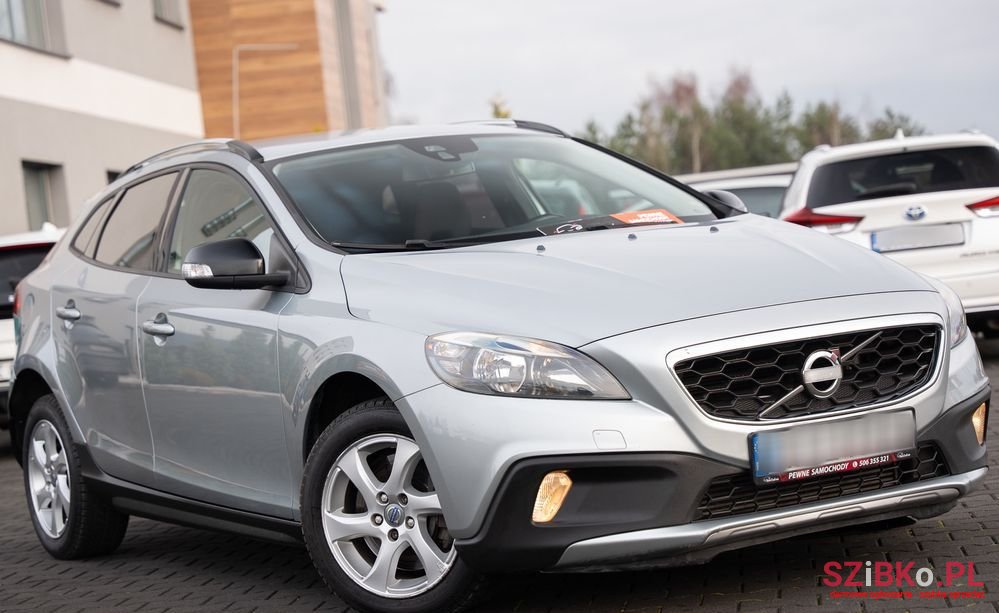 2014' Volvo V40 Cross Country D3 Momentum photo #3
