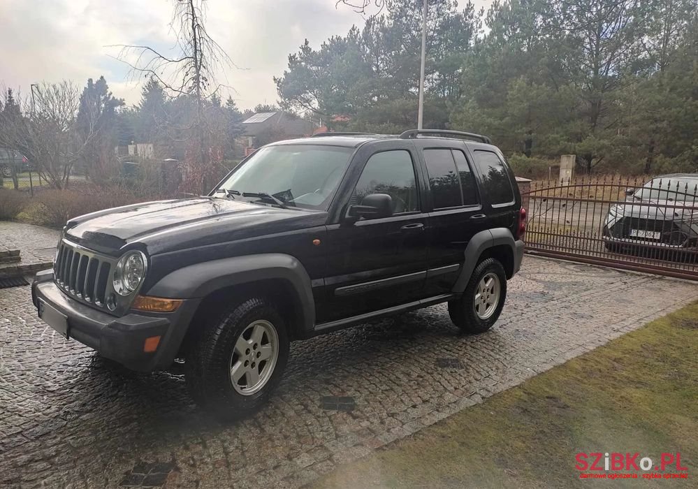 2005' Jeep Cherokee photo #5