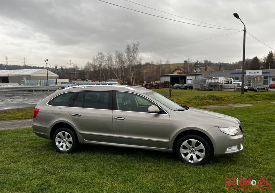 2012' Skoda Superb photo #3