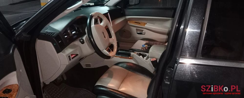 2008' Jeep Grand Cherokee photo #1