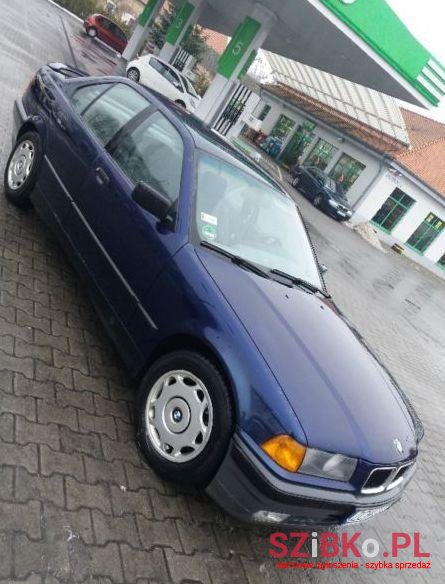 1993' BMW 318 photo #2