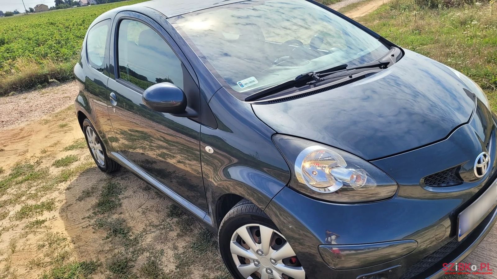 2005' Toyota Aygo photo #3