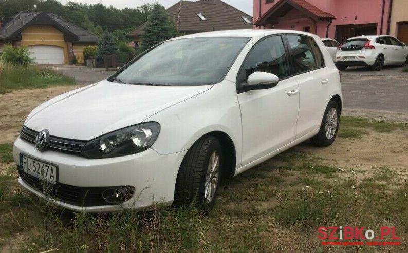 2011' Volkswagen Golf photo #1