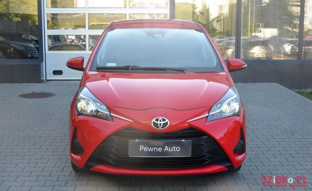 2017' Toyota Yaris photo #3