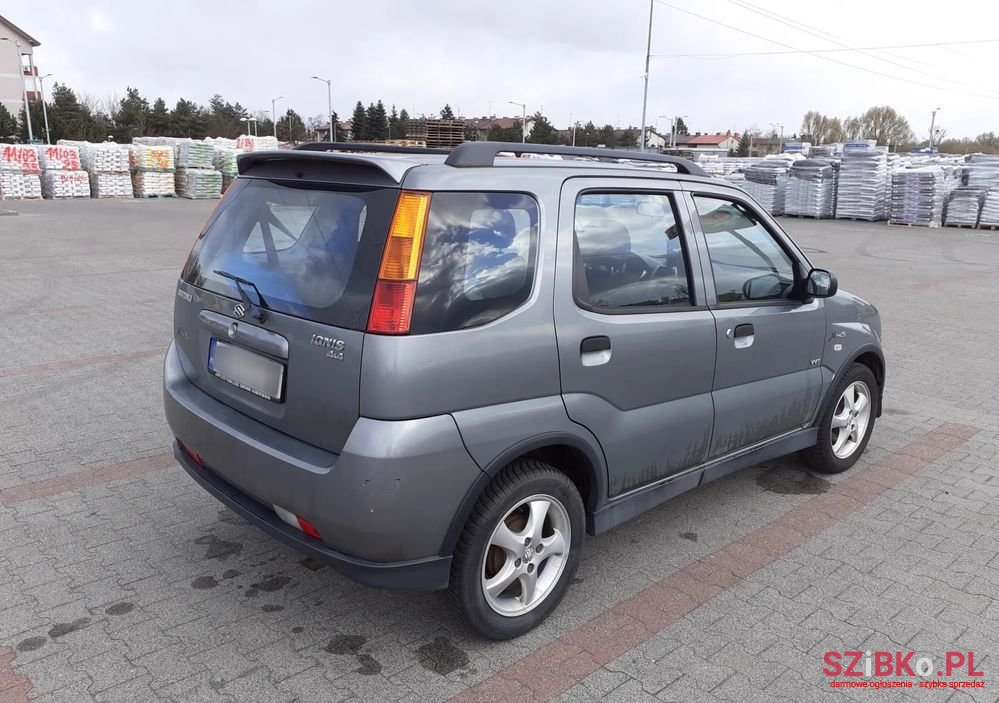 2005' Suzuki Ignis photo #3