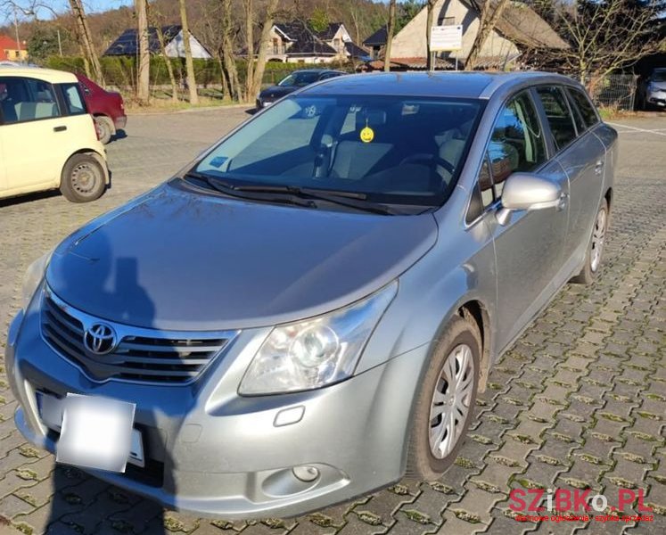 2010' Toyota Avensis 1.8 Sol Plus photo #1