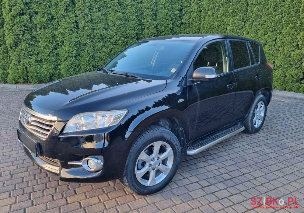 2011' Toyota RAV4 photo #2