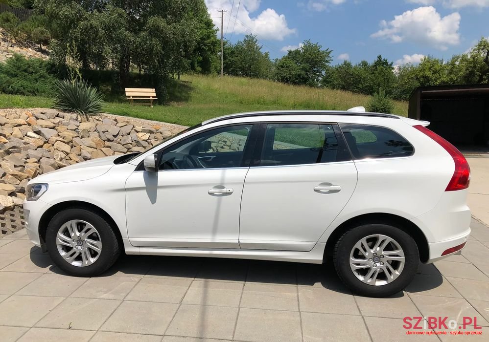 2016' Volvo Xc 60 D3 Drive-E Momentum photo #3