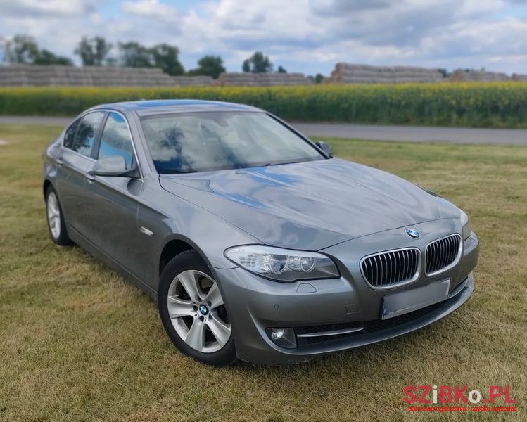 2013' BMW 5 Series 528I Xdrive photo #1