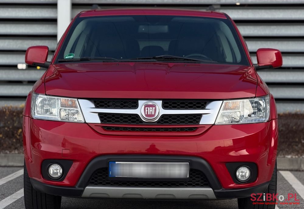 2015' Fiat Freemont photo #2